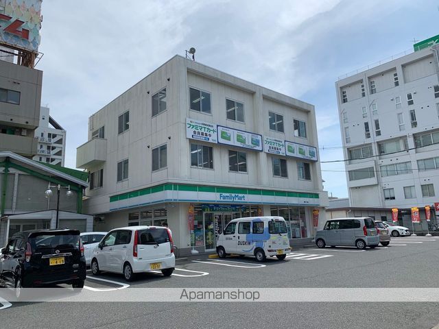コンビニ　ファミリーマート（コンビニ）まで2973m