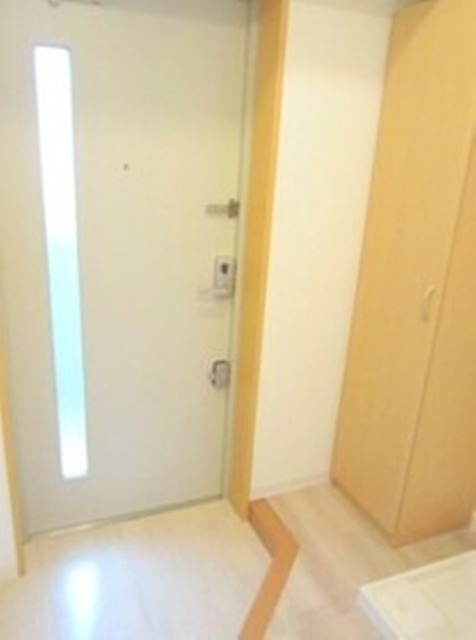 玄関　別部屋同仕様タイプ