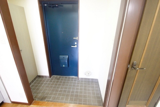 玄関　※他部屋のお写真になります