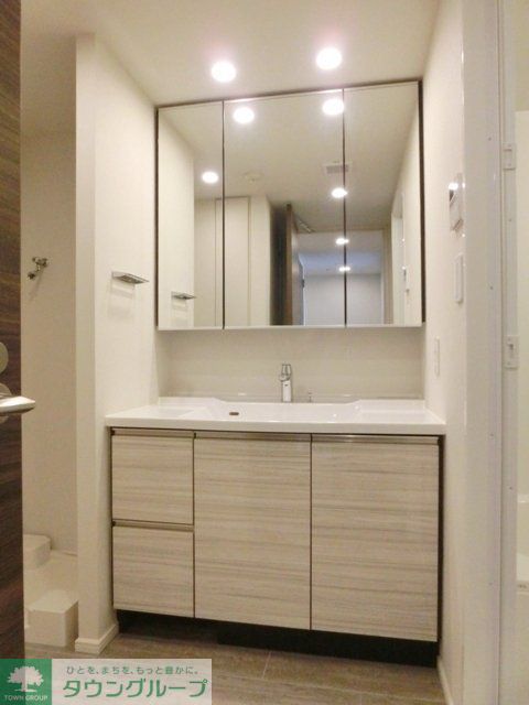 洗面設備　※写真は同タイプ住戸です。
