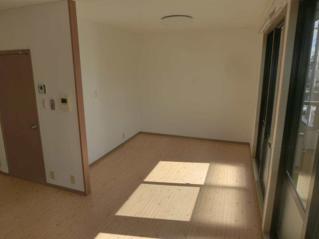 その他　LDK13.5帖