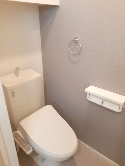 【有田市宮崎町のアパートのトイレ】