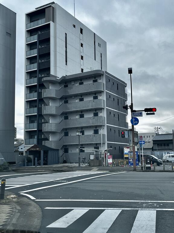 名古屋市昭和区車田町のマンションの建物外観
