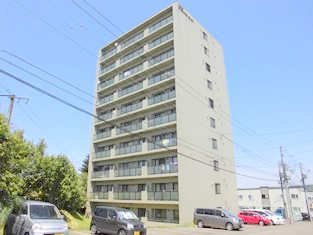 札幌市厚別区青葉町のマンションの建物外観