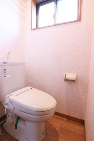 【神戸市垂水区舞子台のアパートのトイレ】
