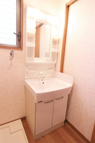 【神戸市垂水区舞子台のアパートの洗面設備】