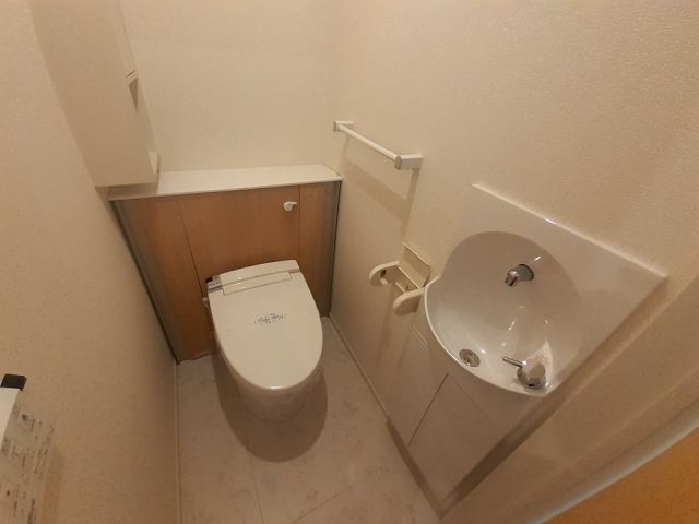 【グレイス　カトレアのトイレ】