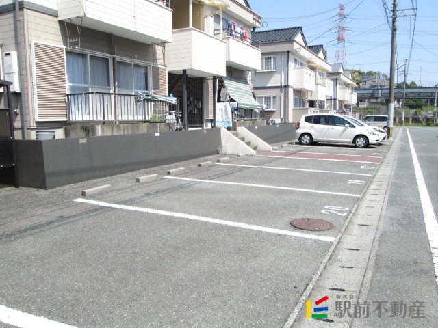 【筑紫野市原田のアパートの駐車場】