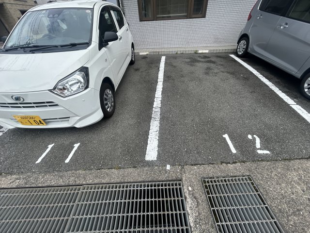 【姫路市香寺町中屋のマンションの駐車場】