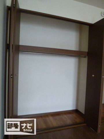 【カレッジハイツ山地の収納】