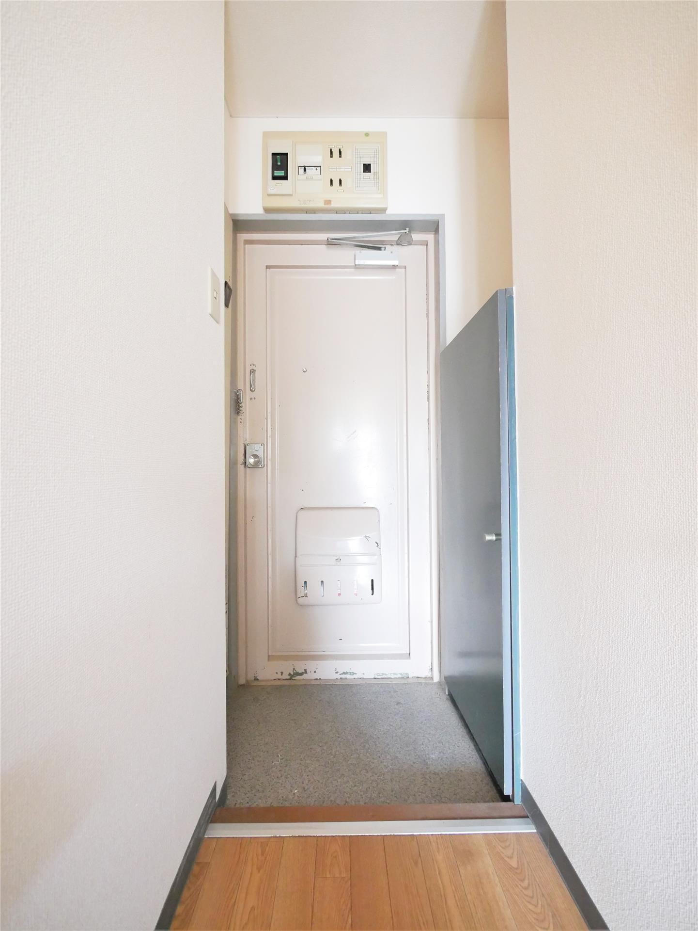 PLEAST医生ヶ丘の玄関写真