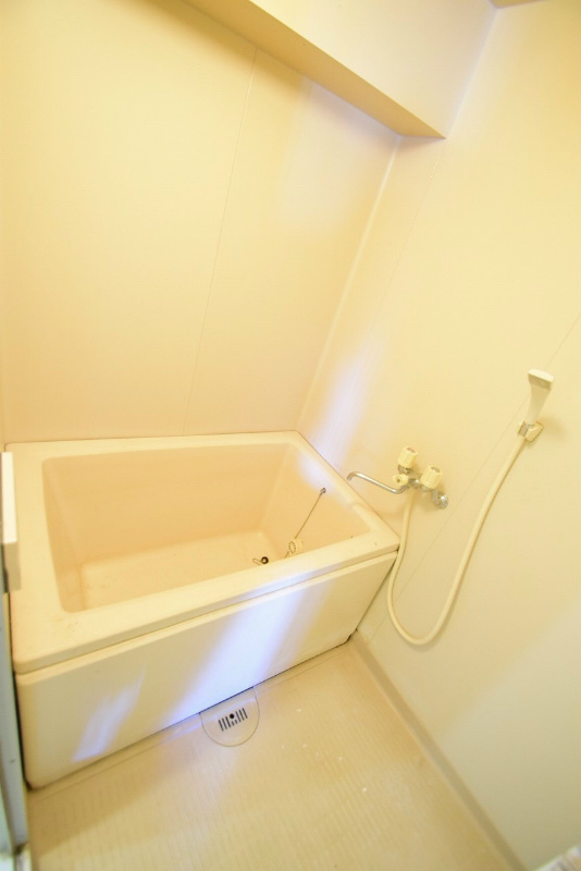 バス・シャワールーム　追い焚き付のお風呂