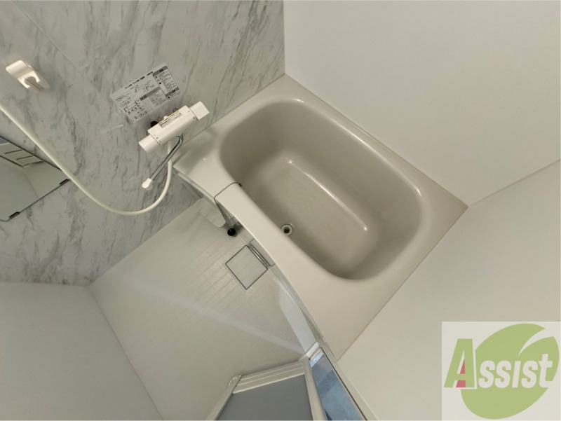 バス・シャワールーム　お風呂になります。一日の疲れを癒してくださいね。