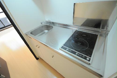 キッチン　備品や設備仕様は号室等により異なります。