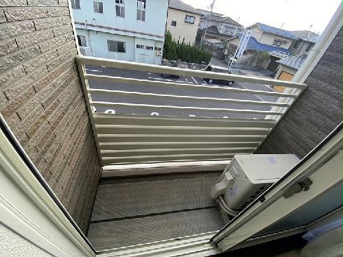 バルコニー　備品や設備仕様は号室等により異なります。