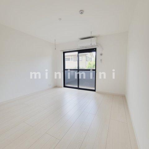 居室・リビング　※写真は別号室のものですので現状優先とさせていただきます