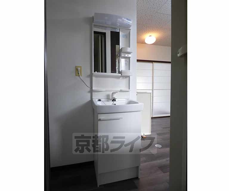 洗面設備　独立洗面台です。