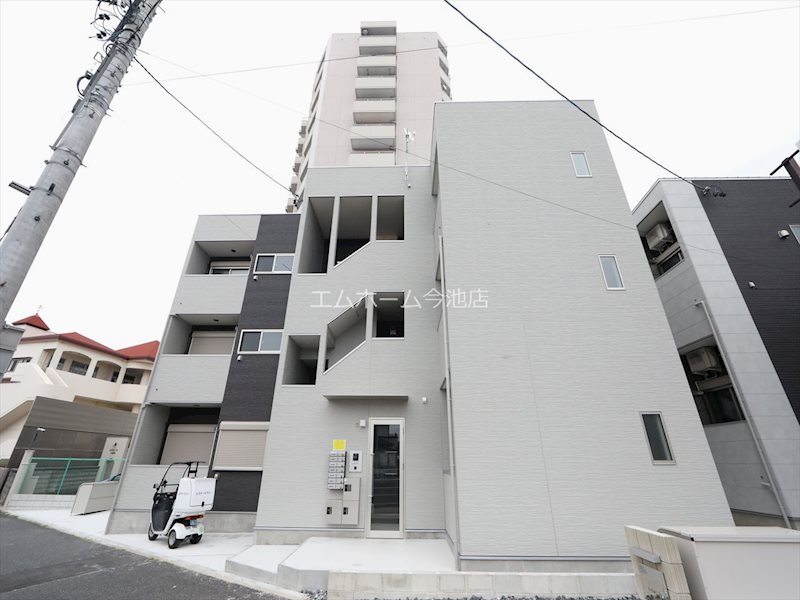 建物外観　外観　オートロックTVモニターホン宅配BOX完備