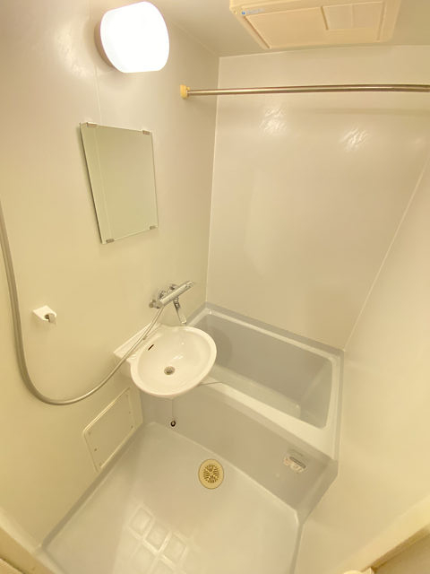 バス・シャワールーム　お風呂です