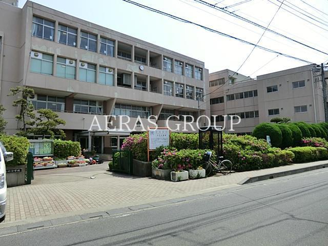 小学校　さいたま市立上小小学校（小学校）まで612m