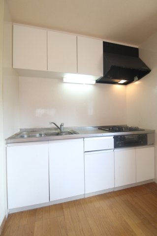 キッチン　コンパクトなキッチンで掃除もラクラク