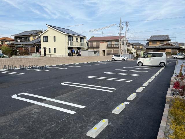 駐車場　駐車場