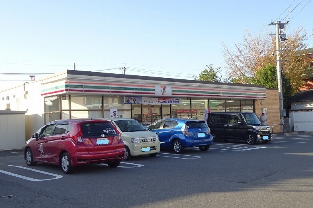 コンビニ　セブンイレブン長崎小ヶ倉町店（コンビニ）まで747m