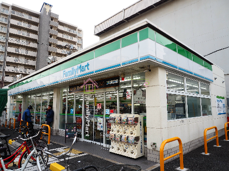 コンビニ　ファミリーマート 玉出西店（コンビニ）まで293m