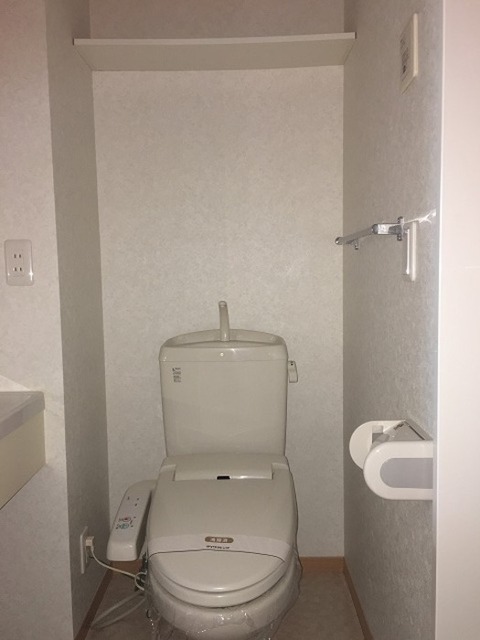 トイレ　温水洗浄暖房便座