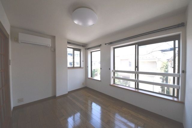 居室・リビング　★角部屋２面採光★