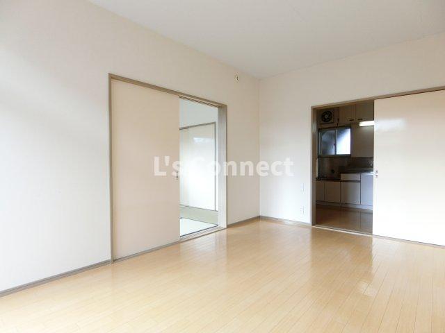 居室・リビング　７帖の洋室です。