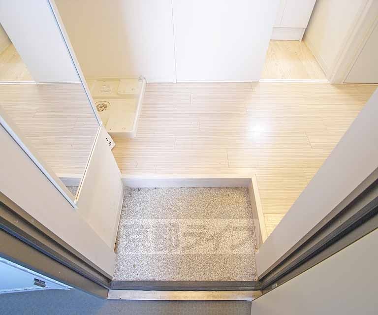 玄関　広々とした玄関です。