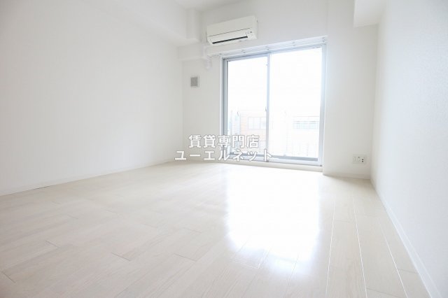 居室・リビング　ゆったりとくつろげる、落ち着きのある居室空間です