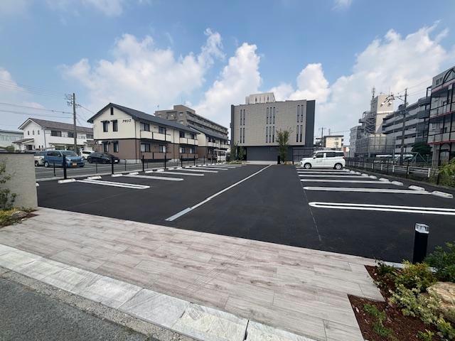 駐車場　駐車場