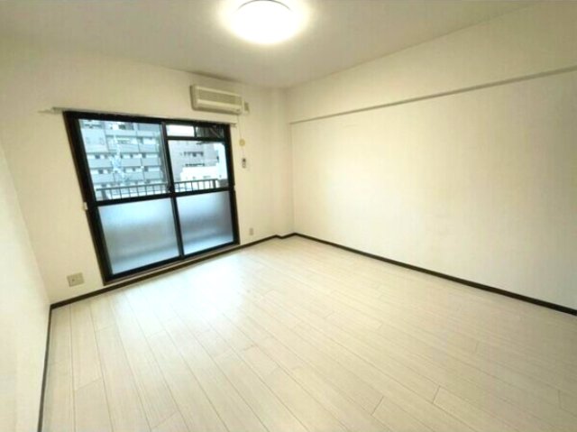 居室・リビング　※写真は同じマンションの違う部屋のものになります。