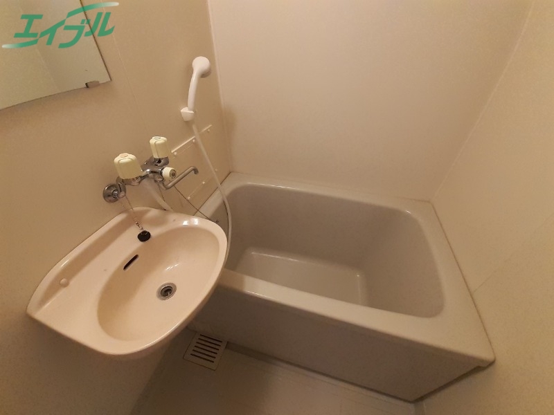 バス・シャワールーム　同型参考写真