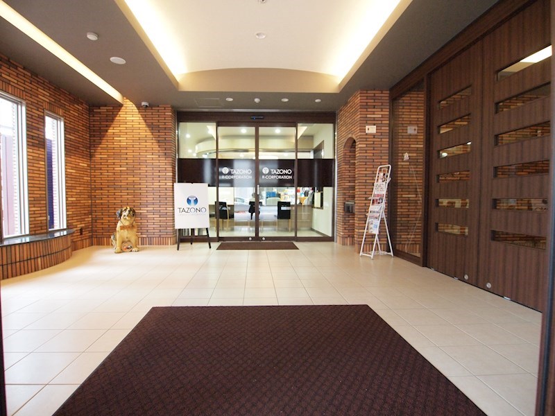 エントランス　１Ｆに管理会社が入って安心