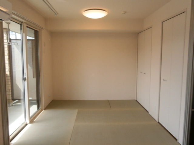 居室・リビング　同仕様・反転タイプ