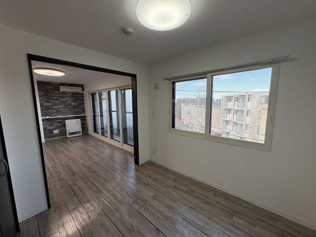 その他　※写真は別号室です。