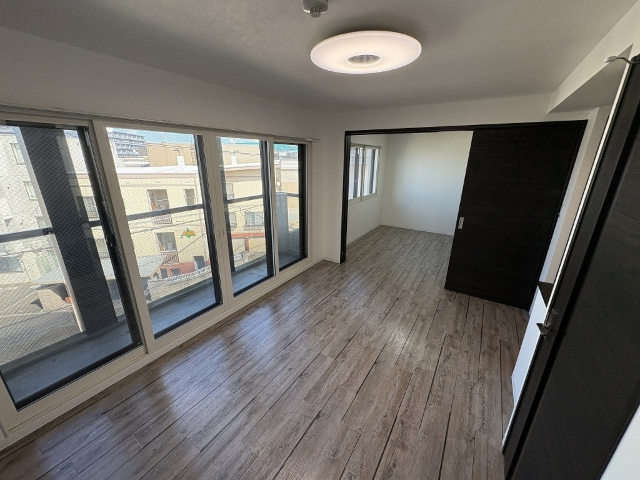 居室・リビング　※写真は別号室です。