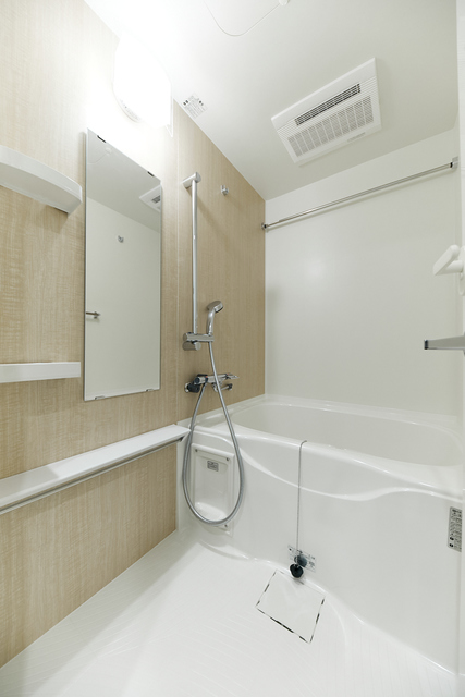 バス・シャワールーム　※写真は同タイプ住戸です。