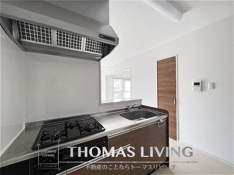 キッチン　3口コンロ御座いますよ。