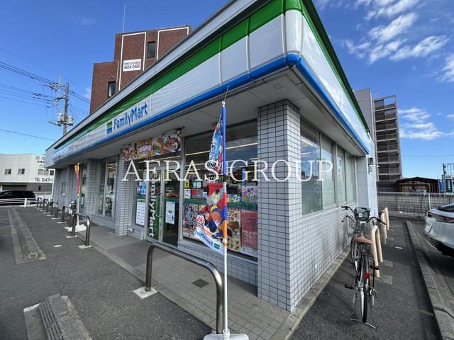 コンビニ　ファミリーマート 松戸七畝割店（コンビニ）まで195m