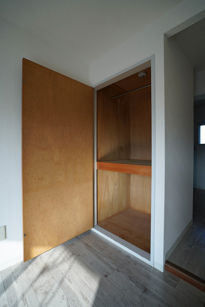 収納　同じ建物の別なお部屋