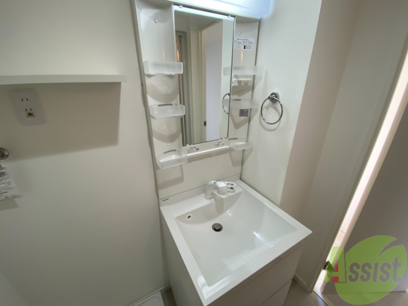 洗面設備　洗面台は独立しています。朝の身支度はこちらでどうぞ～