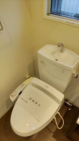 トイレ　※過去退去時のお写真です