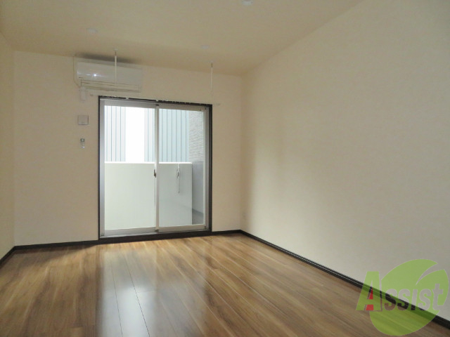 居室・リビング　こちらは別の角度から見たお部屋になりますねー。