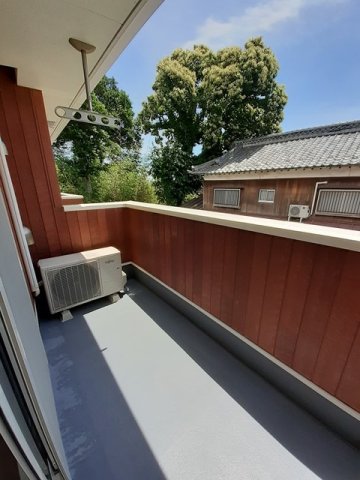 バルコニー　暖かな日差しのふりそそぐバルコニー