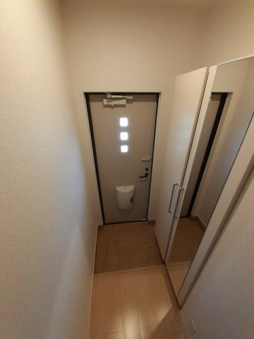 玄関　収納もある玄関です