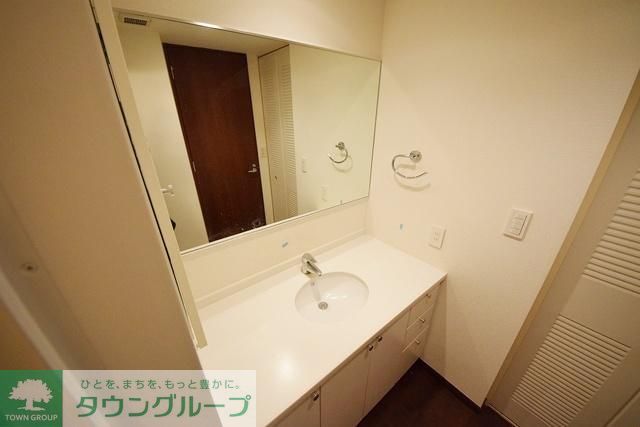 洗面設備　同じ間取りの別部屋写真